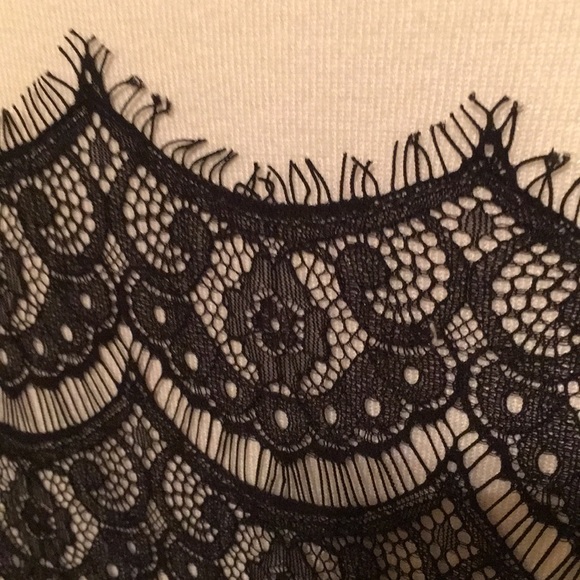 Roz & Ali lightweight cream top - Picture 3 of 4